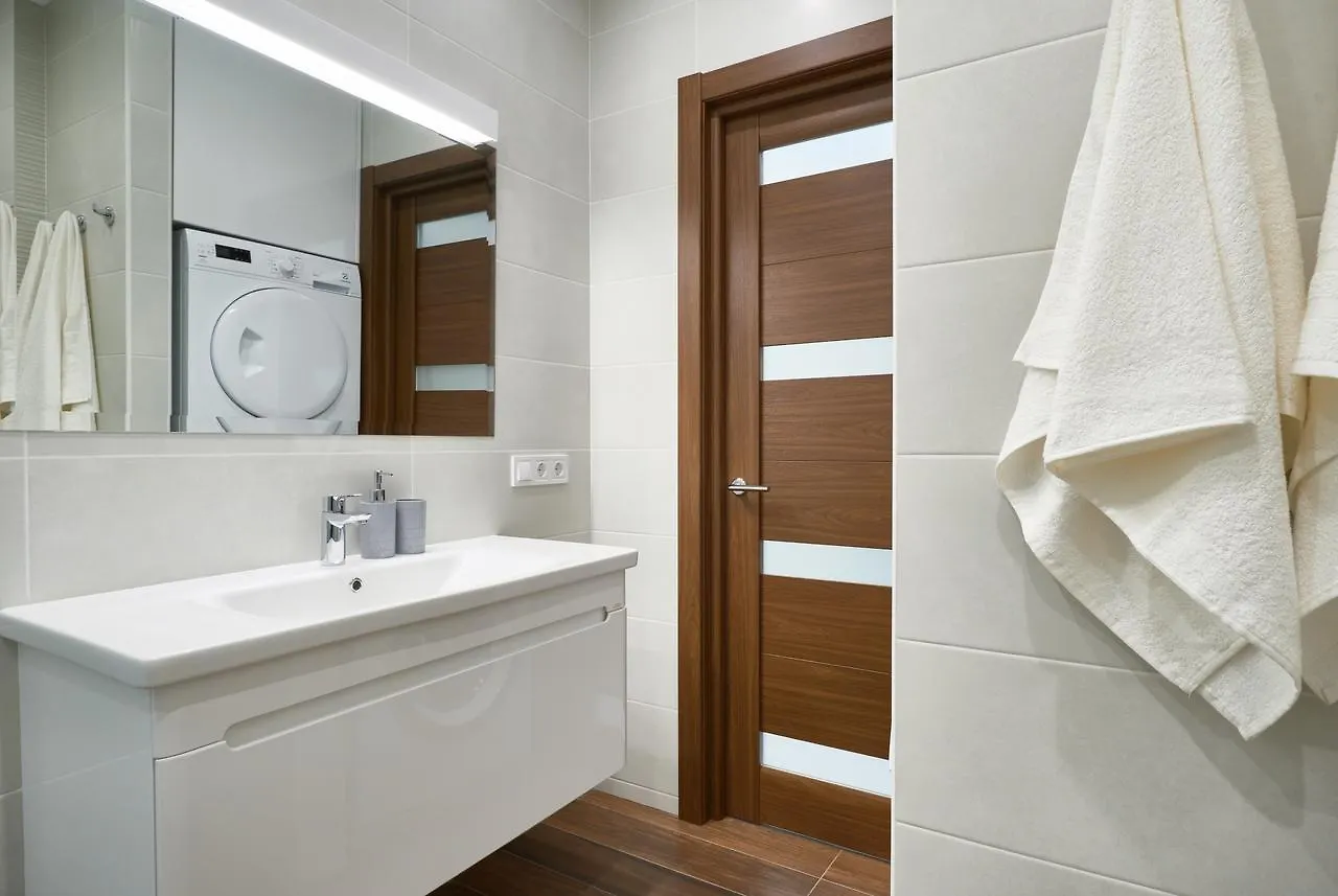 Apartment Near Lukyanovka Square Kyiv