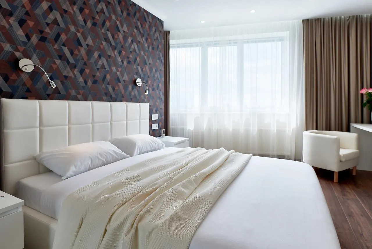 Apartment Near Lukyanovka Square Kyiv