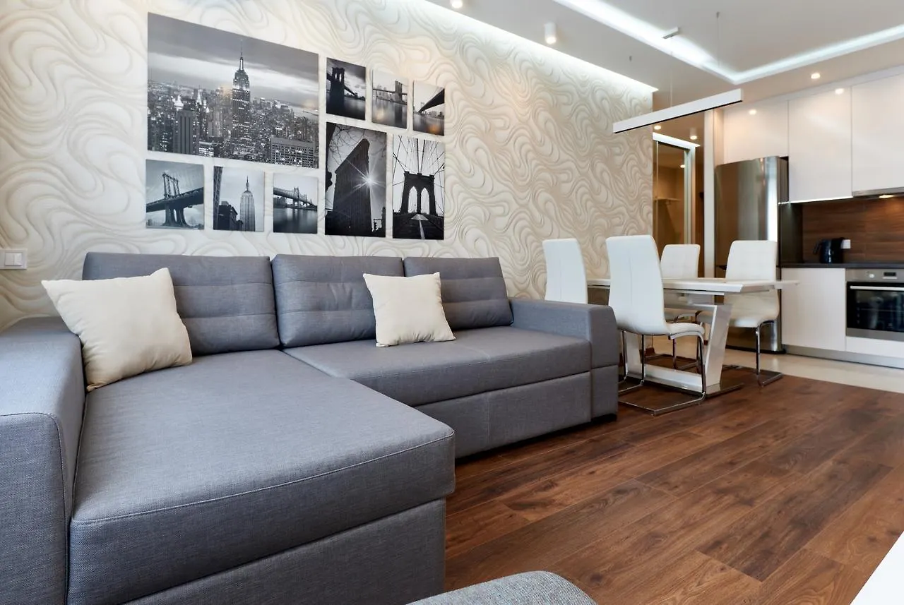 Apartment Near Lukyanovka Square كييف أوكرانيا