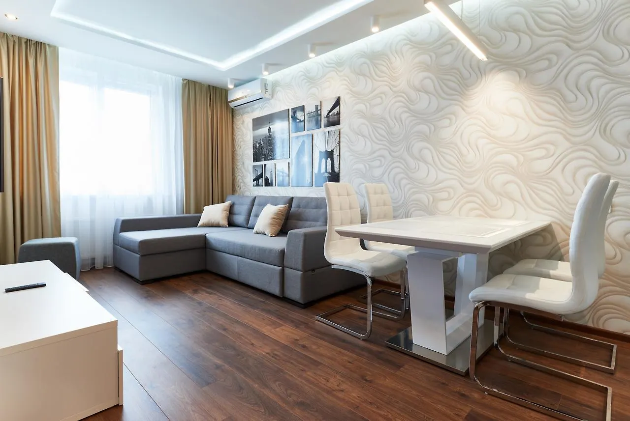 Apartment Near Lukyanovka Square كييف